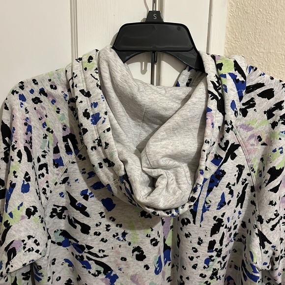 NWOT Calvin Klein Performance Sweatshirt - Picture 4 of 10